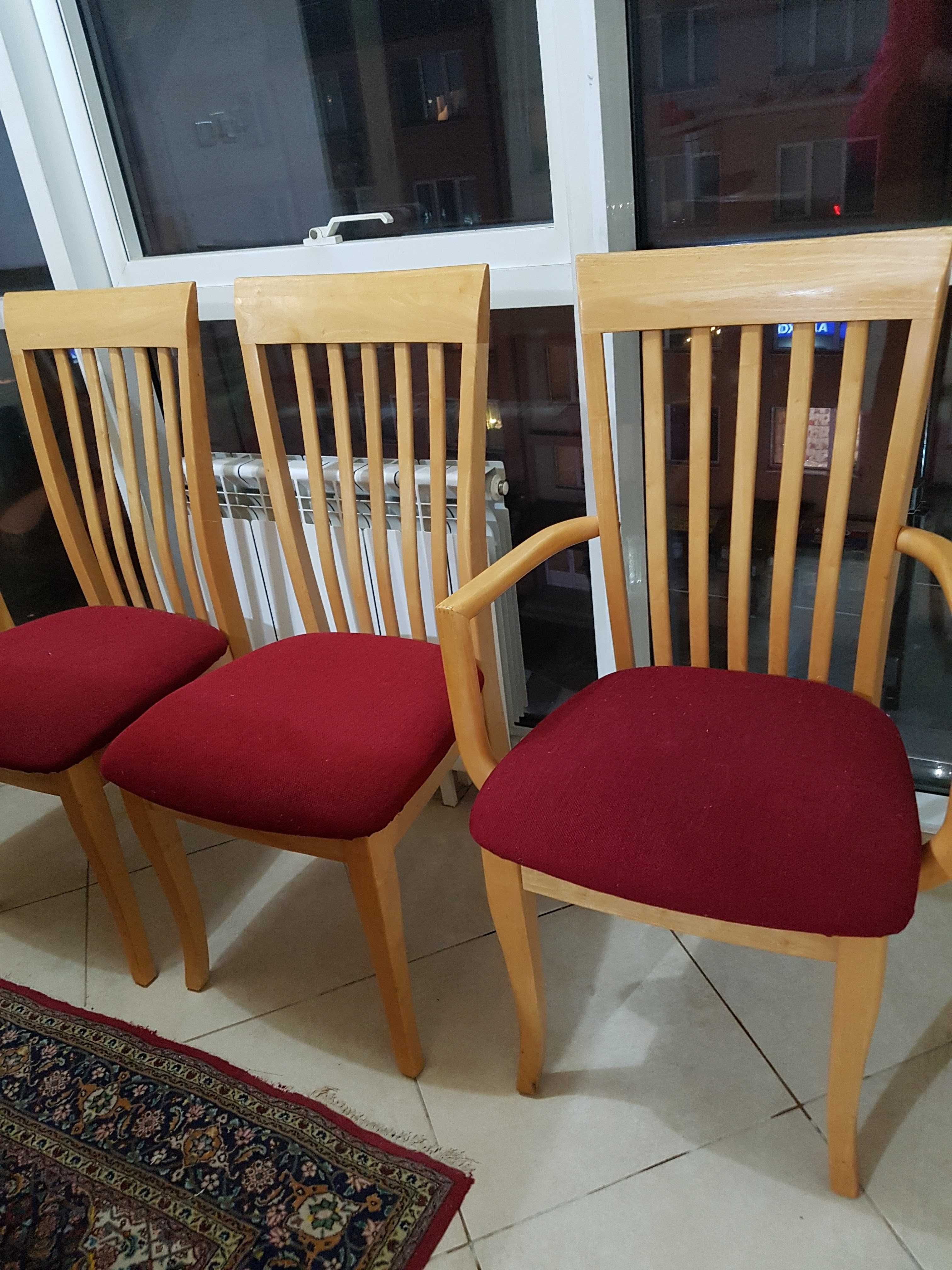ПРОДАВАМ комплект за трапезария
