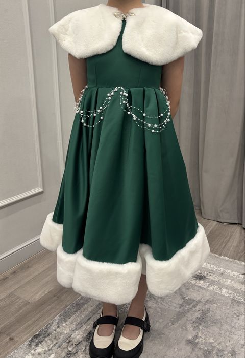 Продам новогоднее платье для девочки