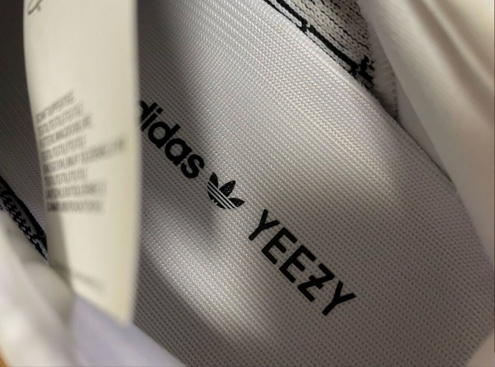 Adidas Yeezy 350 Zebra