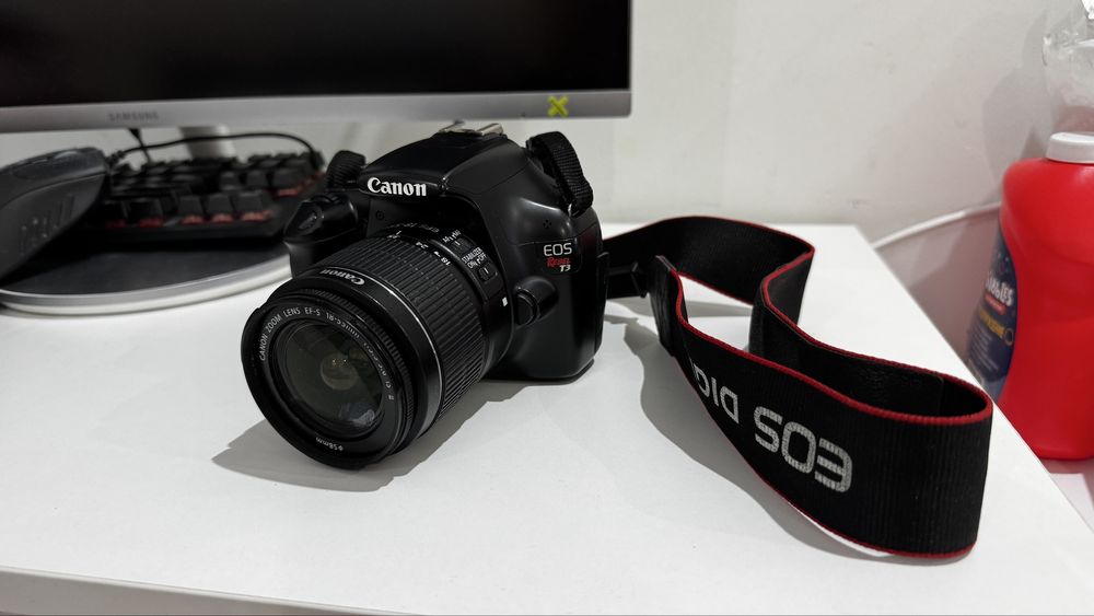 Фотокамера Canon EOS Rebel T3