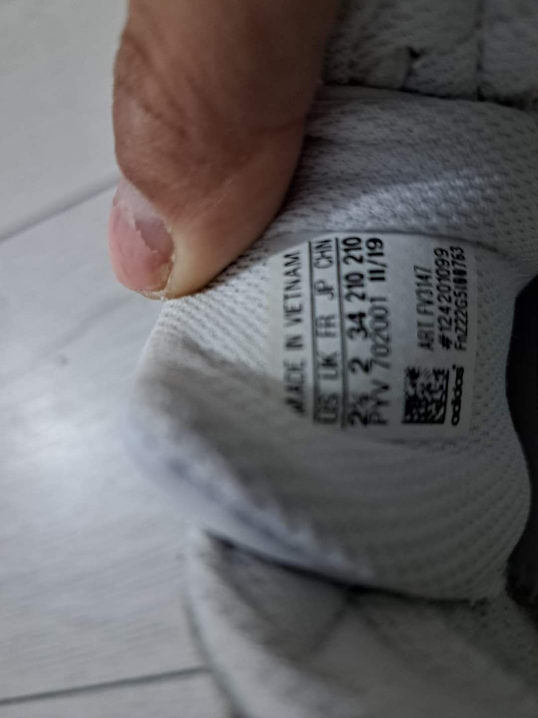 Adidasi adidas superstar marimea  34  cu 22 cm