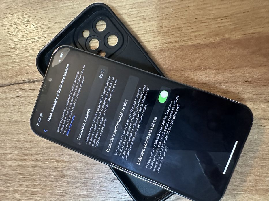 Iphone 12 pro arata bine si functioneza