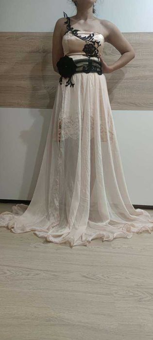 Бална рокля - цвят праскова