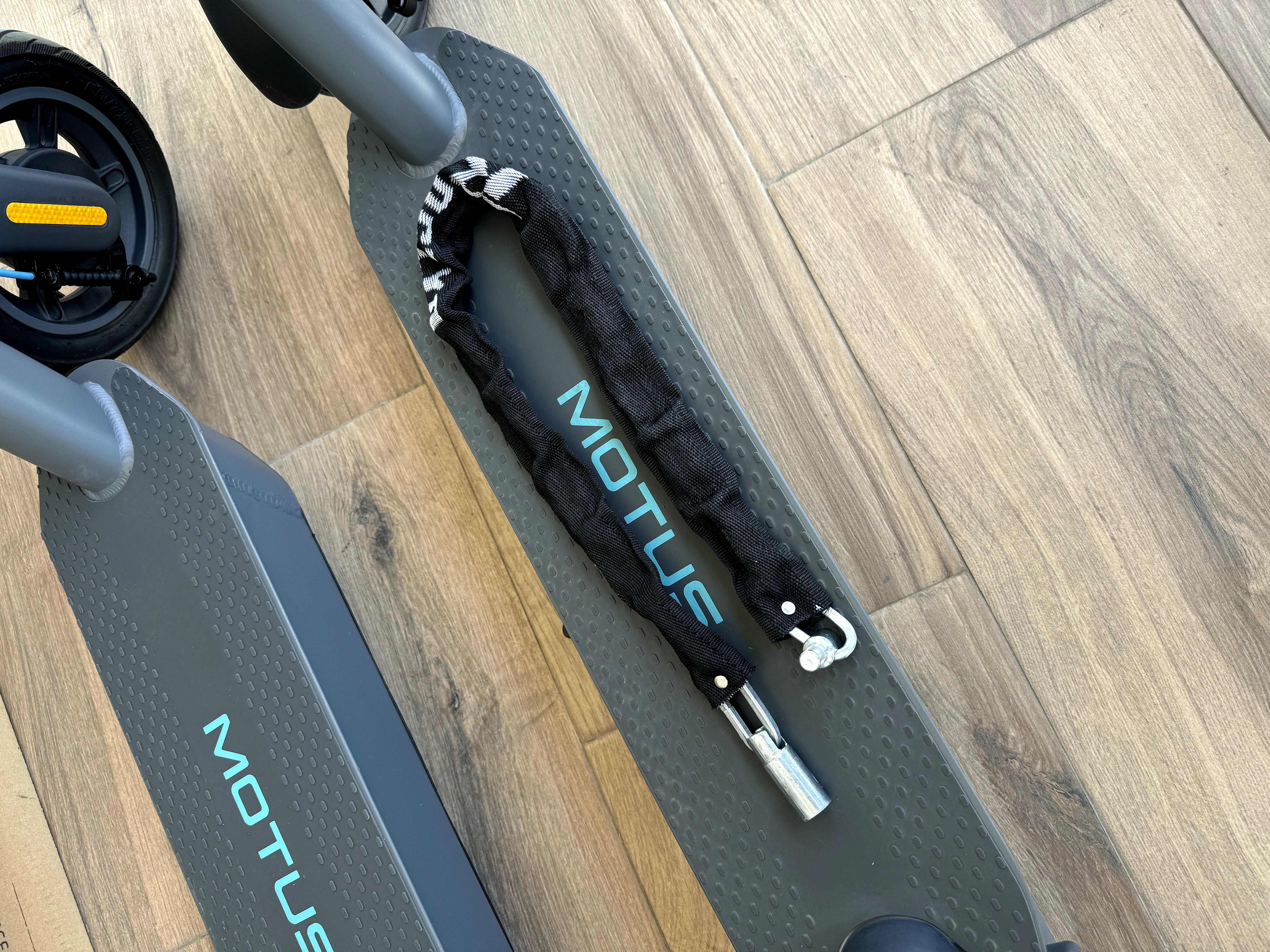 URGENT De vânzare două trotinete electrice Motus Scooty 10