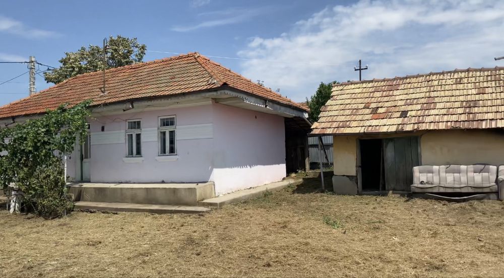 Casa + teren 860 mp HUSI