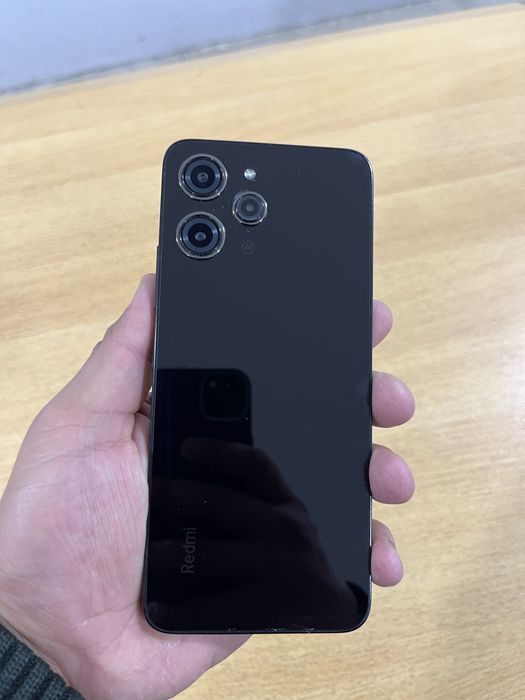 Redmi 12 arzon ideali