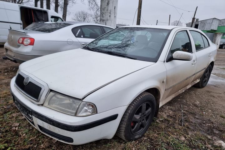 Dezmembrez Skoda octavia 1 facelift motor 1.9tdi  AXR  dezmembrari injectoare alternator EGR ECU