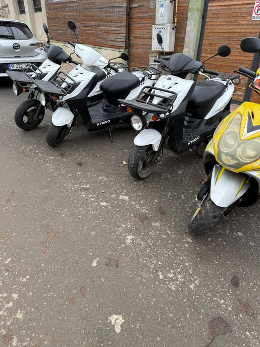 Închiriez scutere / Rent Scooters