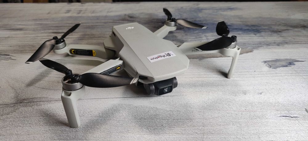 Продаю дрон коптер Dji mavic mini 1