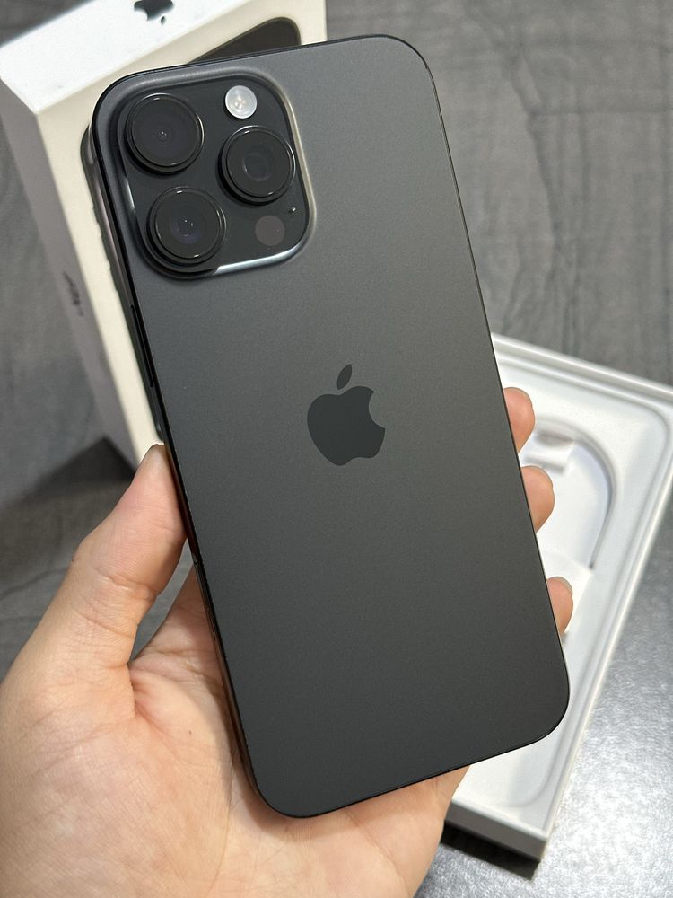 iPhone 16 Pro Max Black Titanium 256GB !