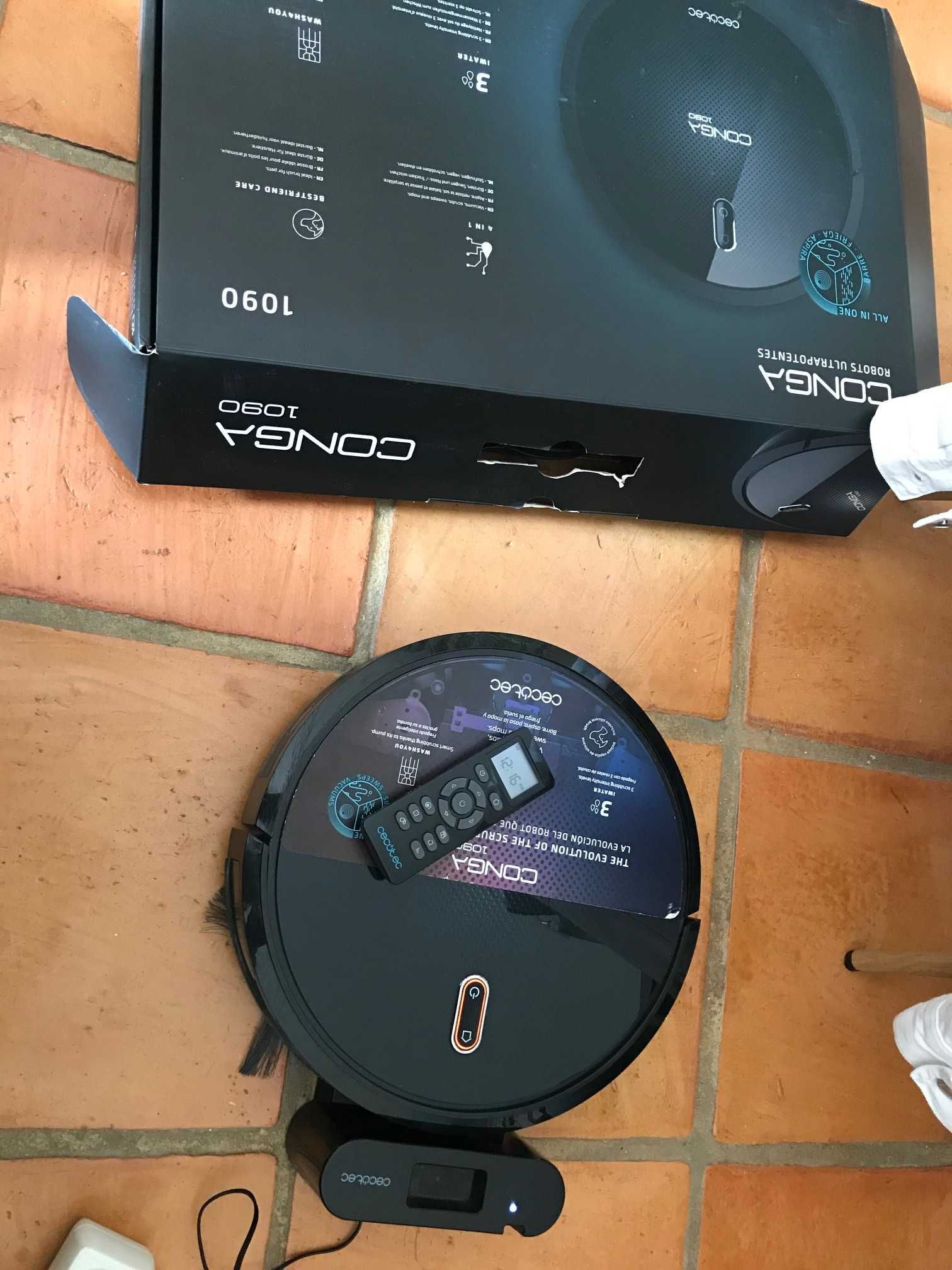 робот  conga1090