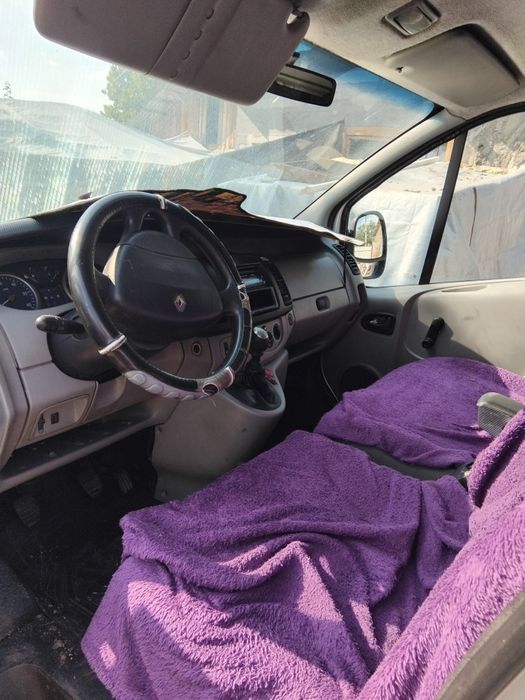 Vând Renault trafic