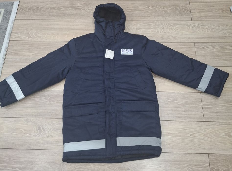 Продам зимнюю спец куртка