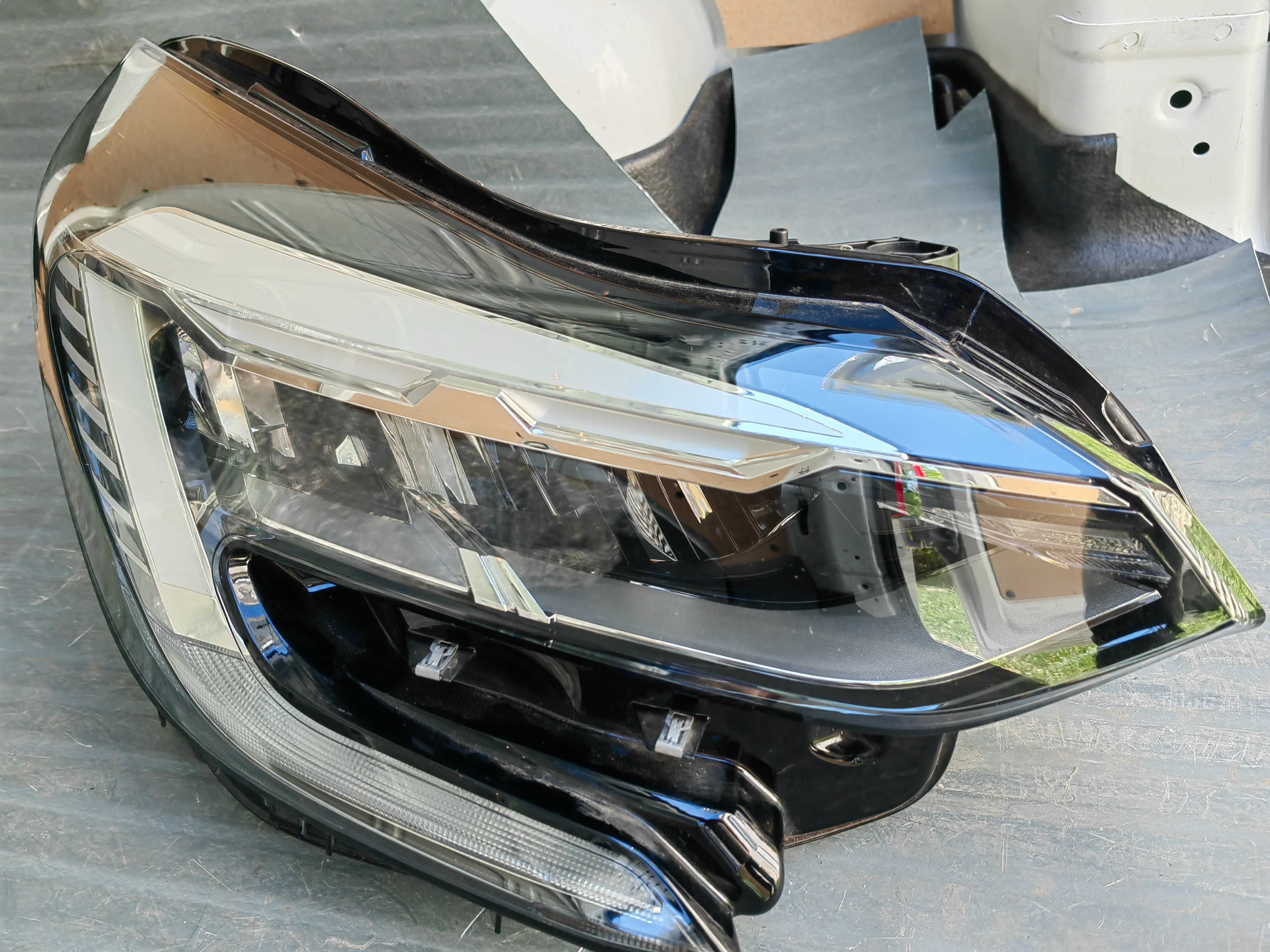 Фар Renault Captur FULL LED десен/Фар Рено Каптюр LED/Фар Captur Ориги