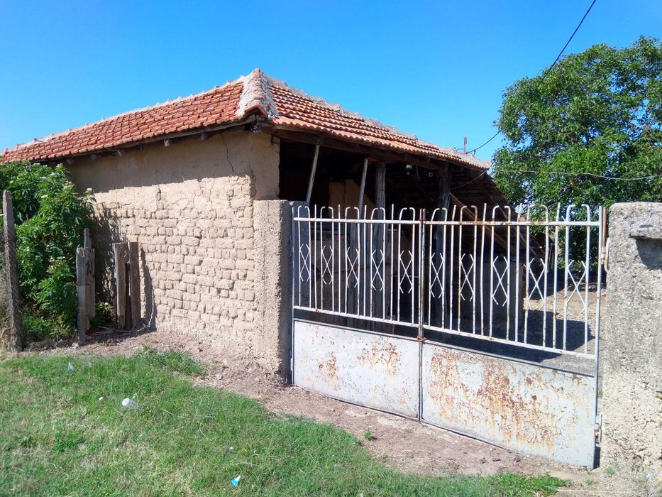 Продава се Къща в с. Хаджидимитрово, Област Ямбол - 150 кв.м за 200 €/кв.м - Снимка #2