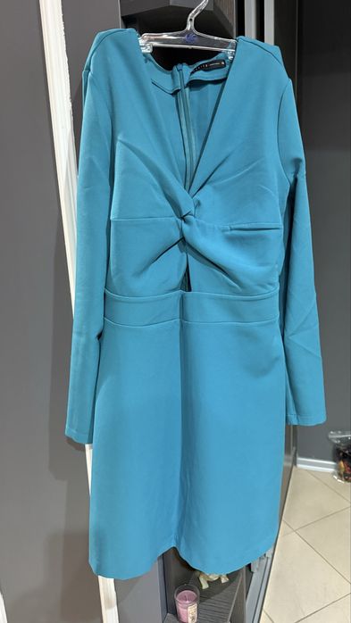 Червена, черна, бяла, синя, бежава, кафява рокля