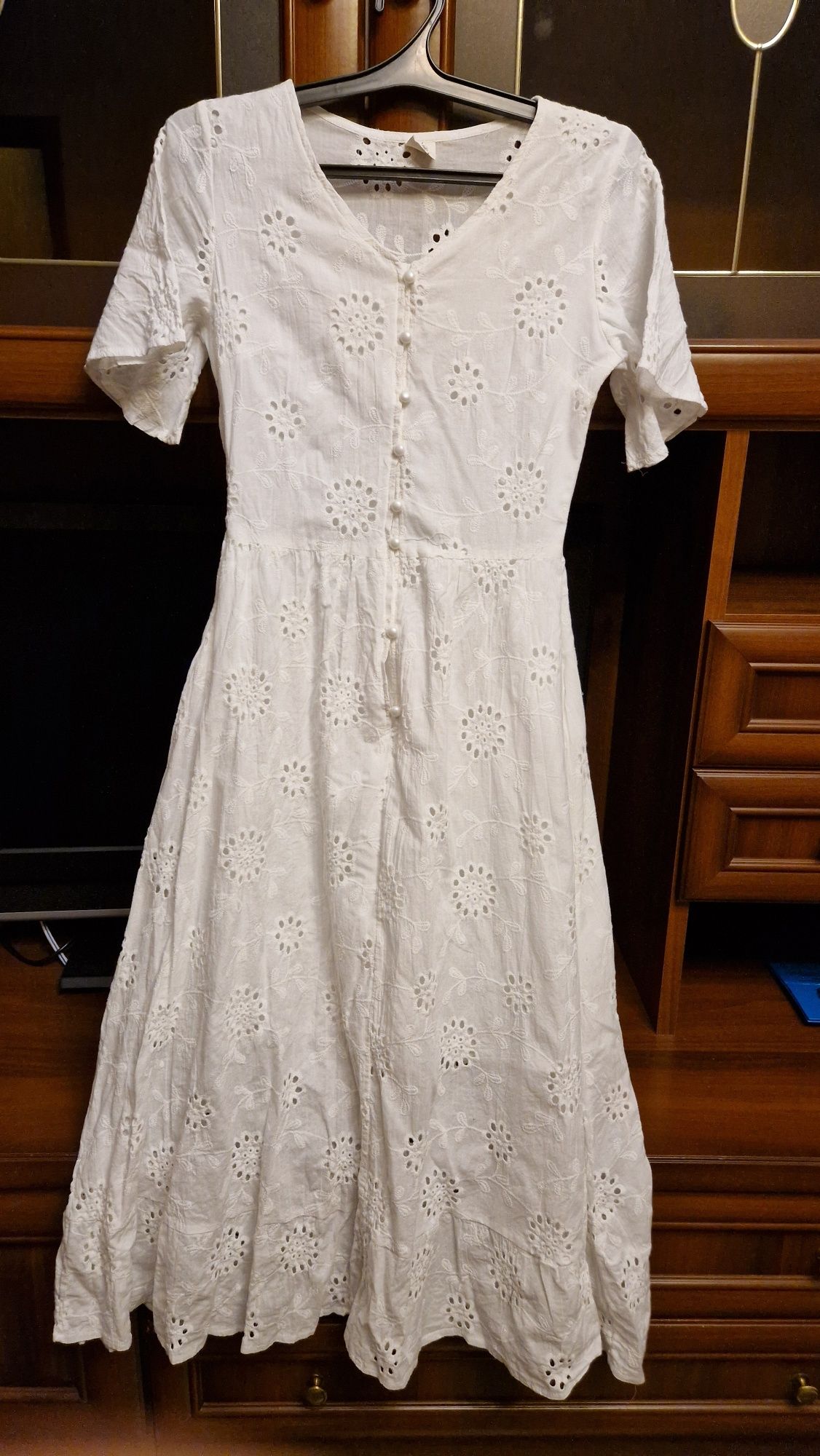 Платье белое летнее