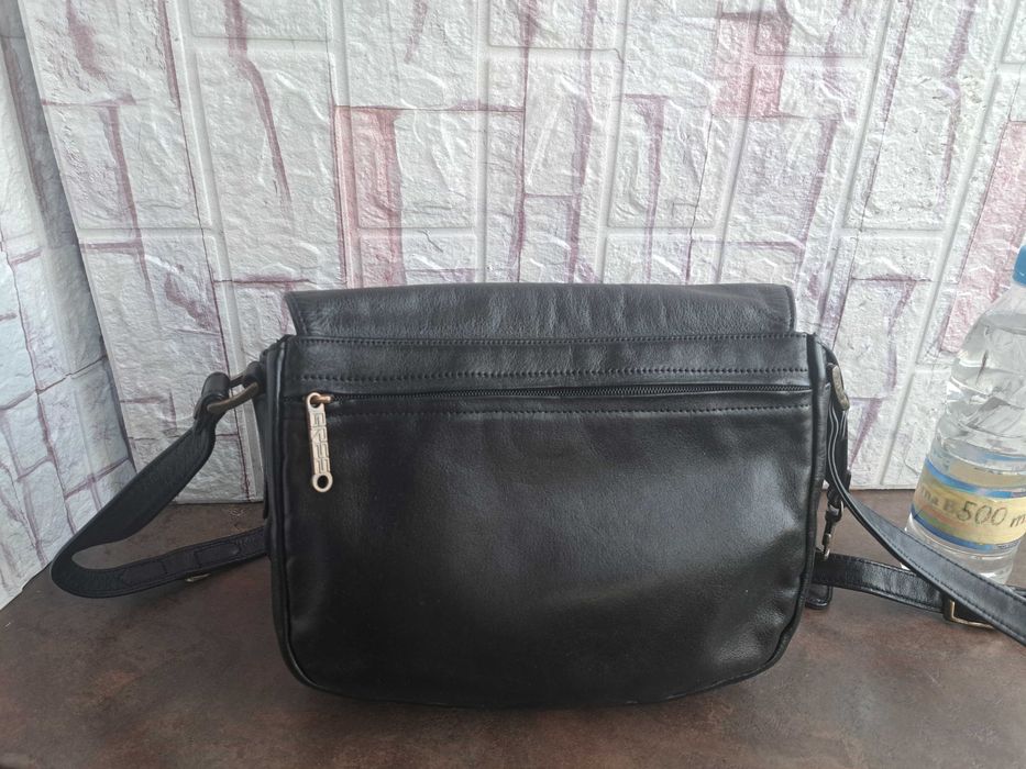 дамска чанта,Bree,малка черна кожена торба-естествена кожа