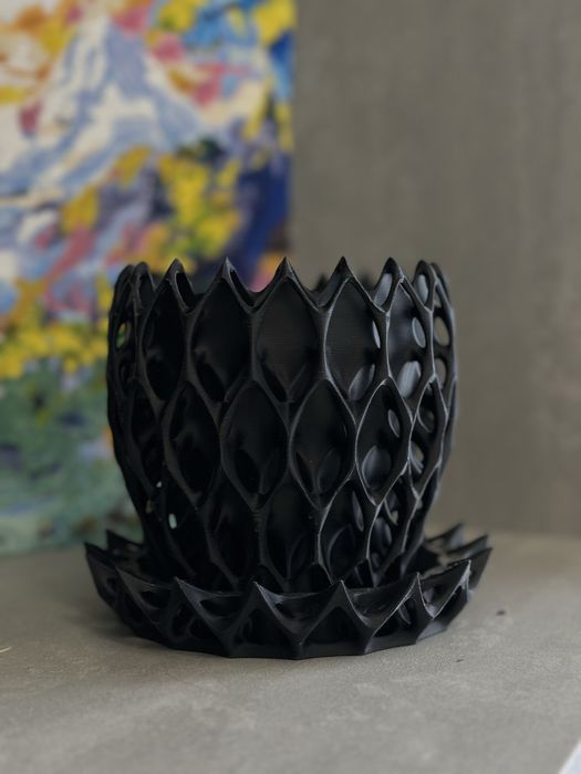 Продается горшок декоративный