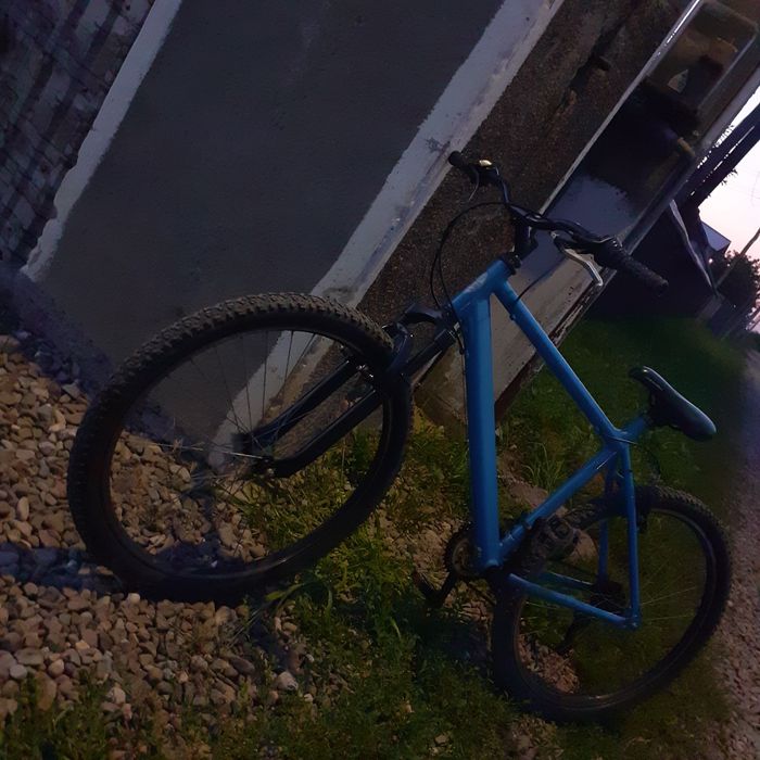 Vand mtb hardtail sau schimb cu iphone sau alta bicicleta mai