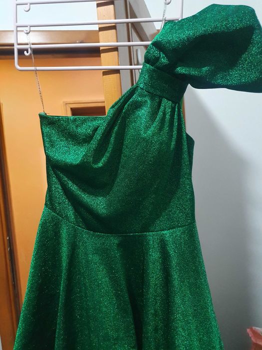 Официална рокля с едно рамо