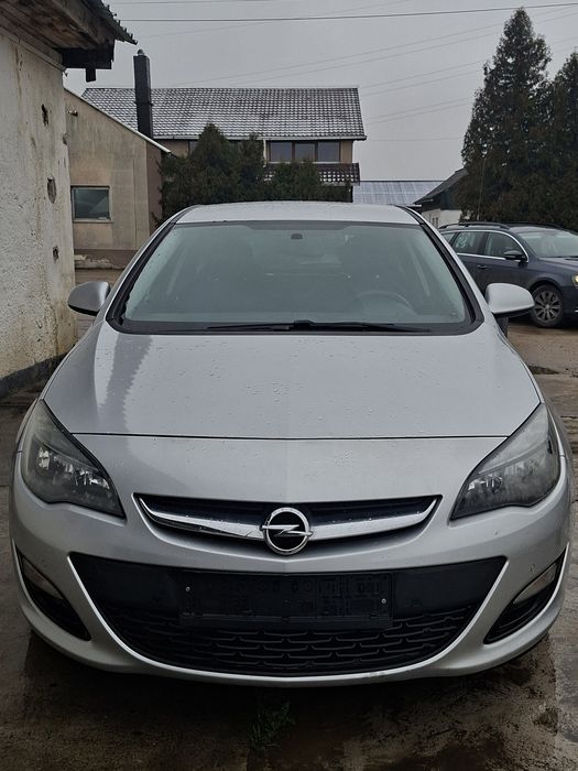 Opel Astra J--2014--1.7 tdci--Eiro 5