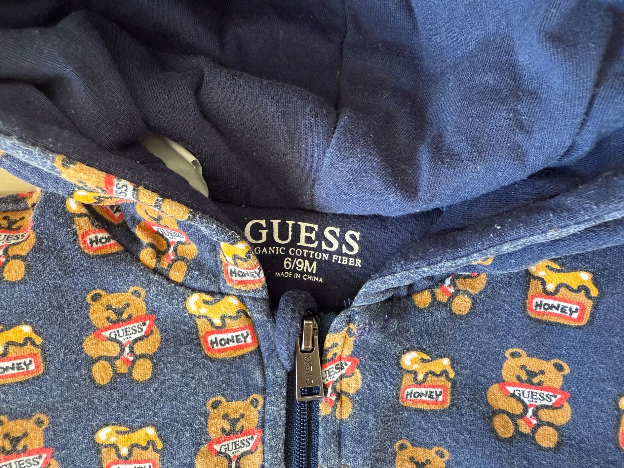 Бебешки дрешки Guess (6-9м)