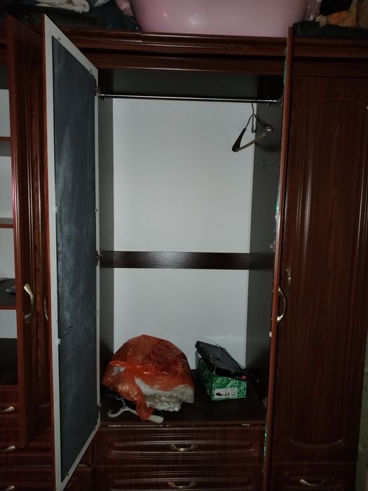 Продаём шифоньер, б/у. Цена 20000. Самовывоз и саморазбор.