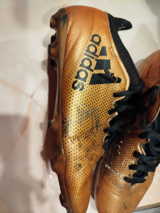 Adidași ADIDAS de fotbal, 37, utilizabili,cu semnături