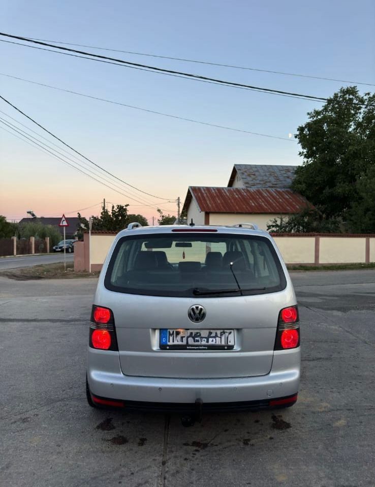 Volkswagen Touran 7 locuri