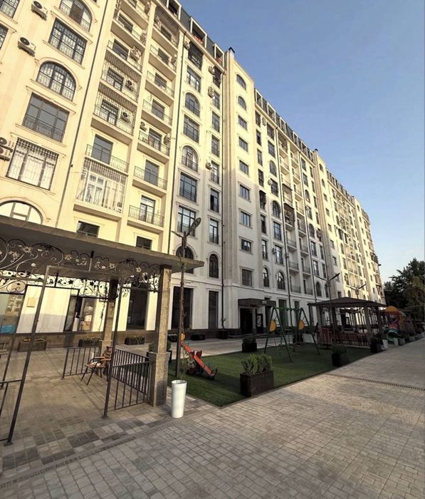 Срочно Продается квартира  ЖК «Барокко 4/10/10 110м2 коробка