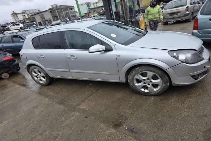 Far dreapta Opel Astra H