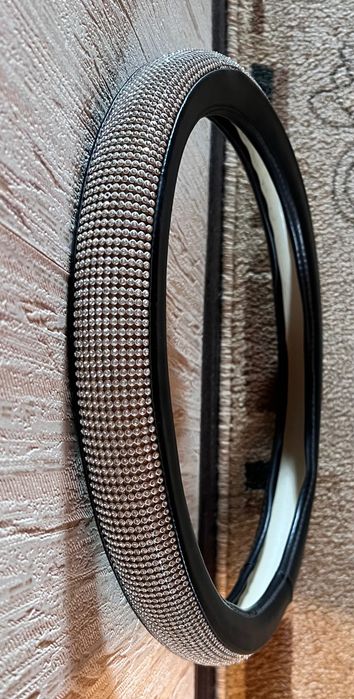 Продам женский чехол на руль автомобиля