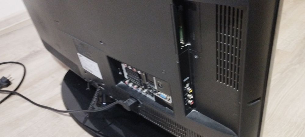 LCD Samsung diagonala 81