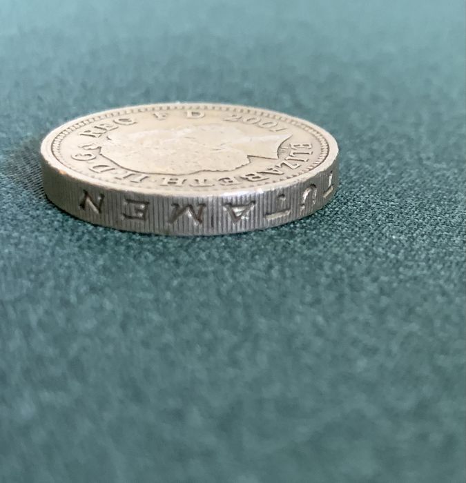Moneda One Pound