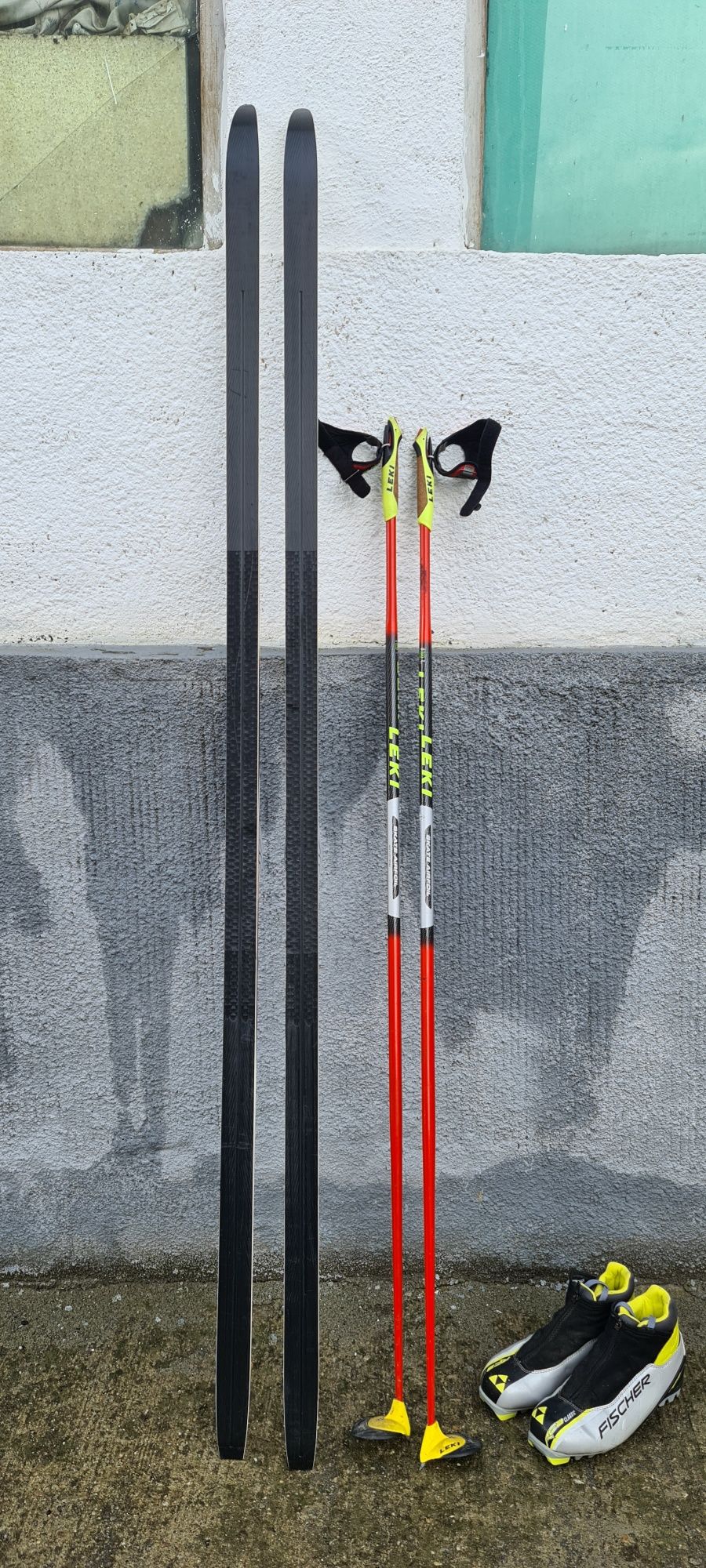 Clapari Fisher Schi Fond  marimea 43 ski head atomic rossignol