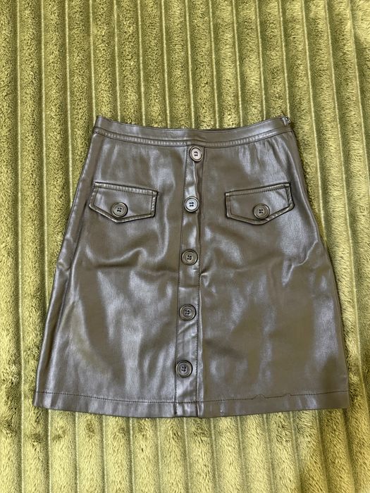 Черна кожена пола