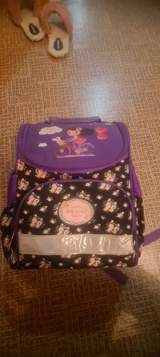 Продам рюкзак для начального класса девочковый