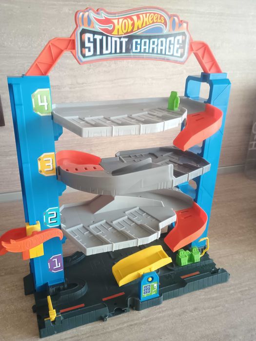 Писти на hot wheels