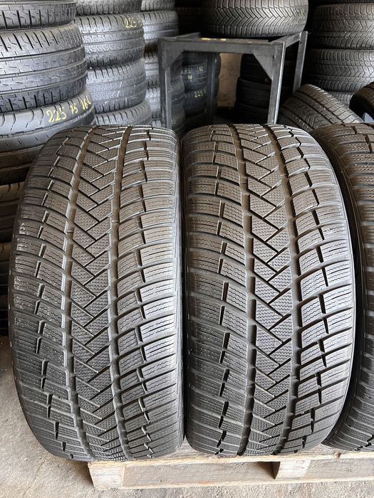 4 anvelope iarna 265/40/22 , Vredestein , DOT 4022