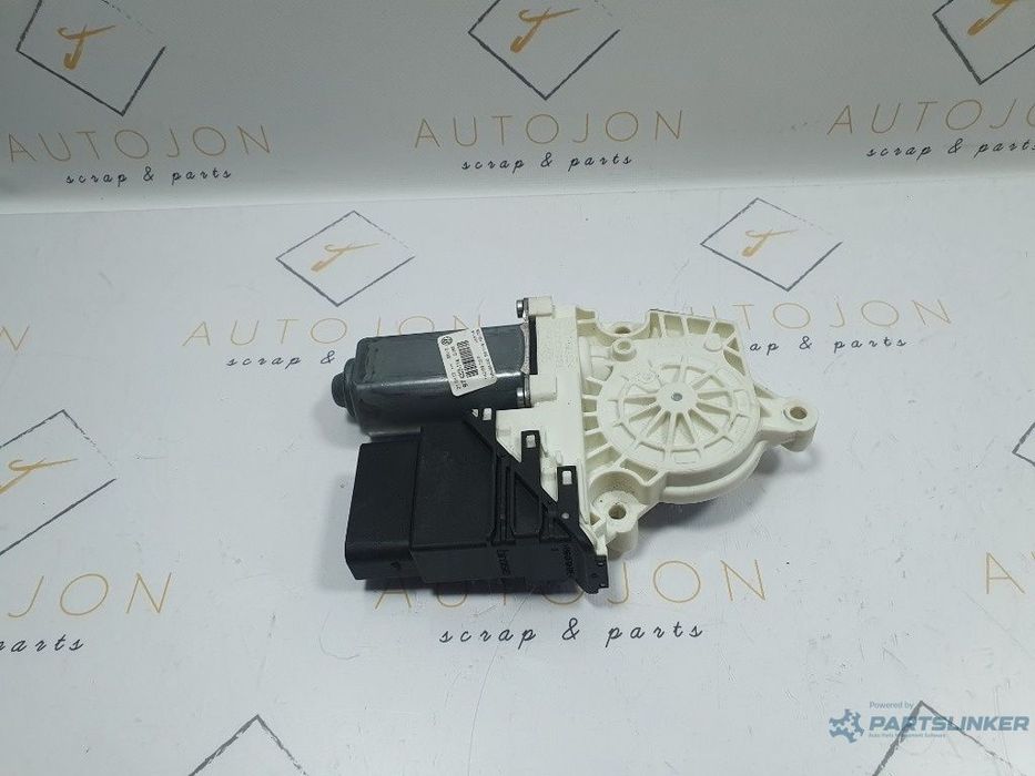 Motoras macara geam stanga spate VOLKSWAGEN GOLF V Variant 1K5 2007 - 2009, VOLKSWAGEN PASSAT Variant 3C5 2005 - 2011 2.0 TDI BMP 973624-106   1K0959703P