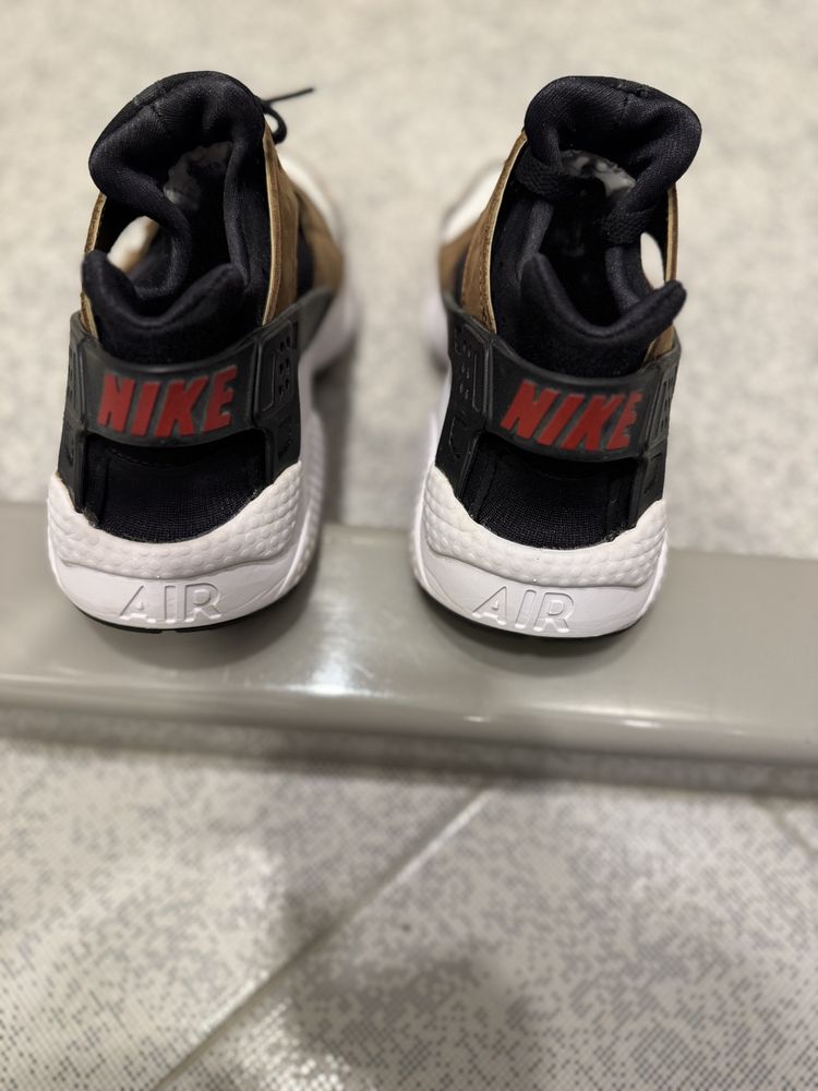 Унисекс маратонки Nike Huarache 36,5