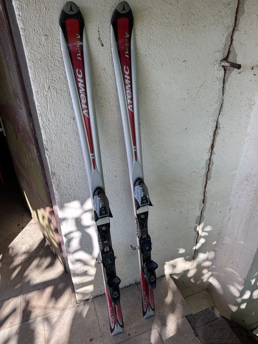 Ски Atomic beta V 7.18 и щеки Leki Ventrix Ultra 6.0 series