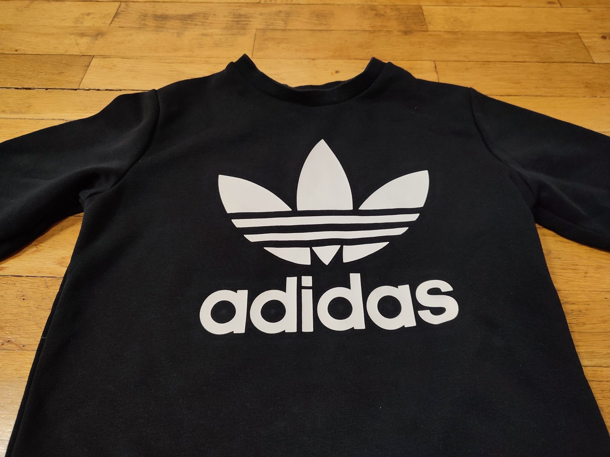 Adidas черна ватирана блуза размер 9-10 годишни