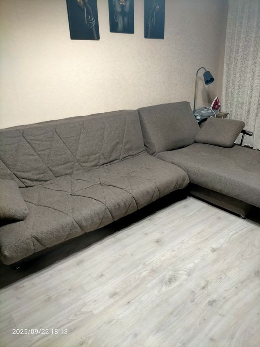 Продам диван угловой