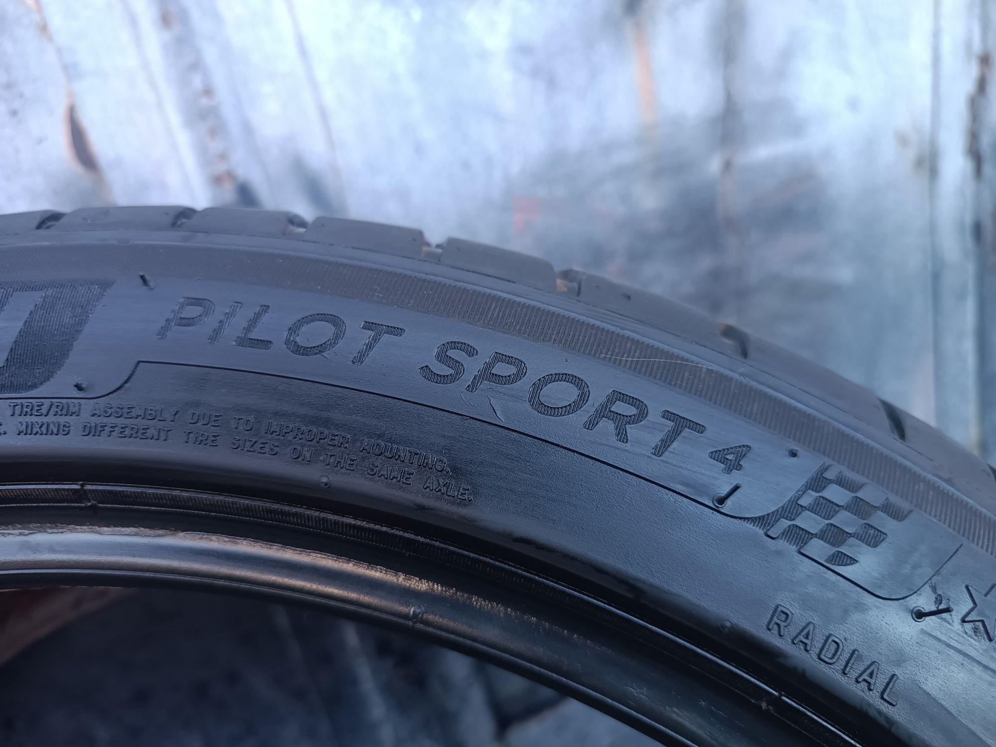 225/45/19 Michelin