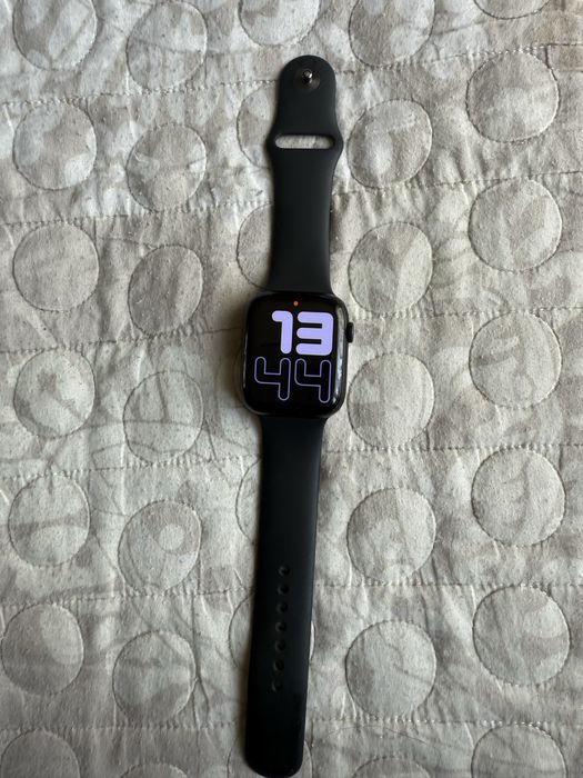 Iwatch 8 45 mm sotiladi