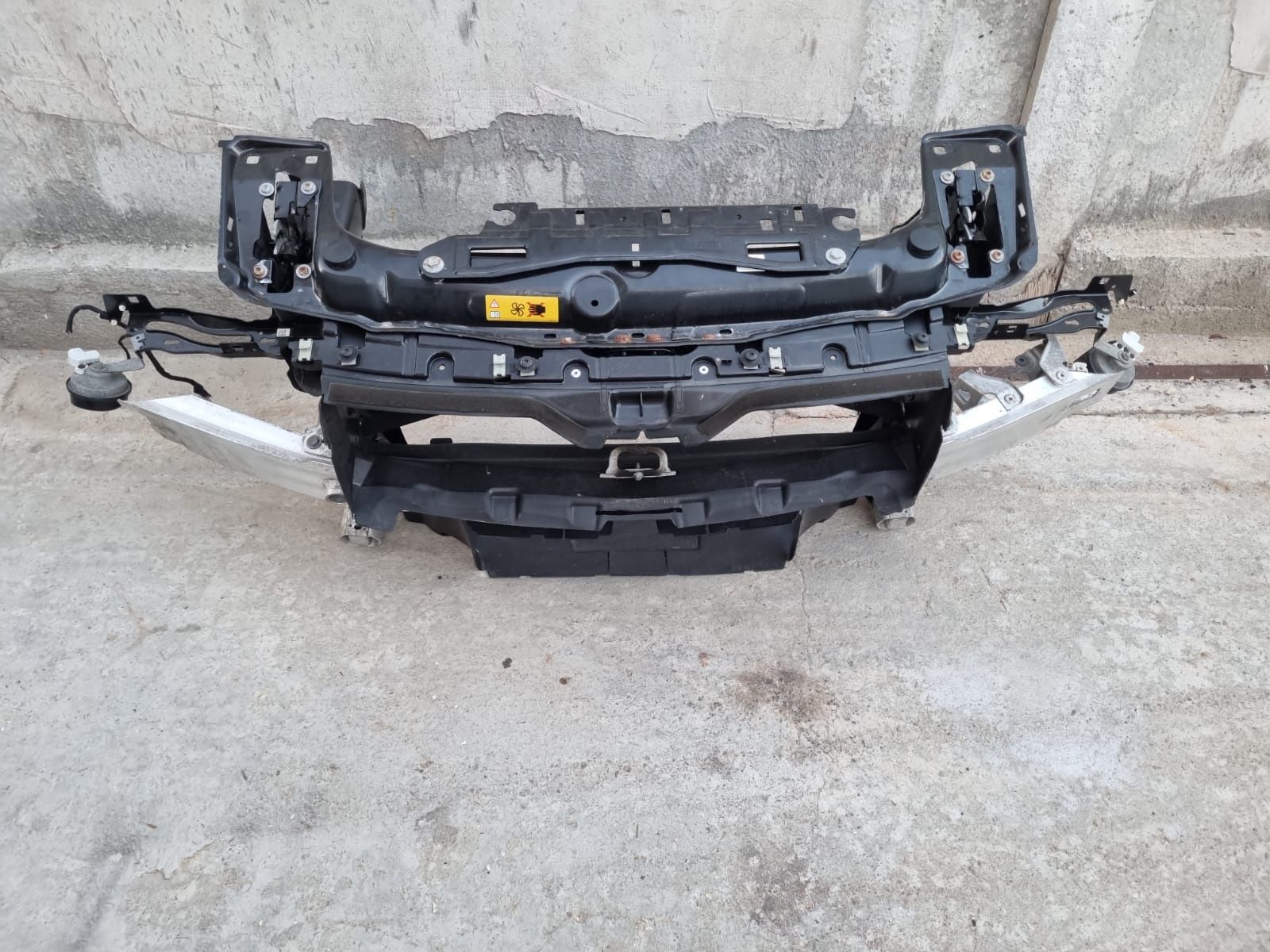 Trager suport far bară armatură față BMW F30 F31 lci facelift.