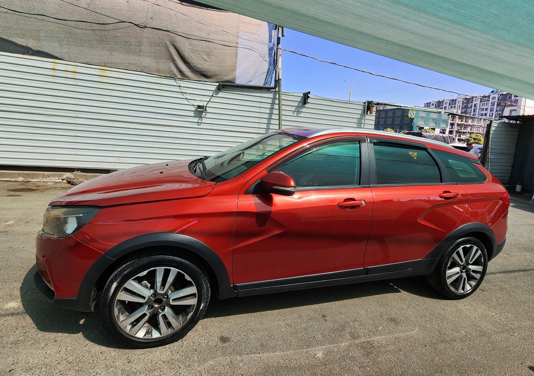 LADA Vesta cross