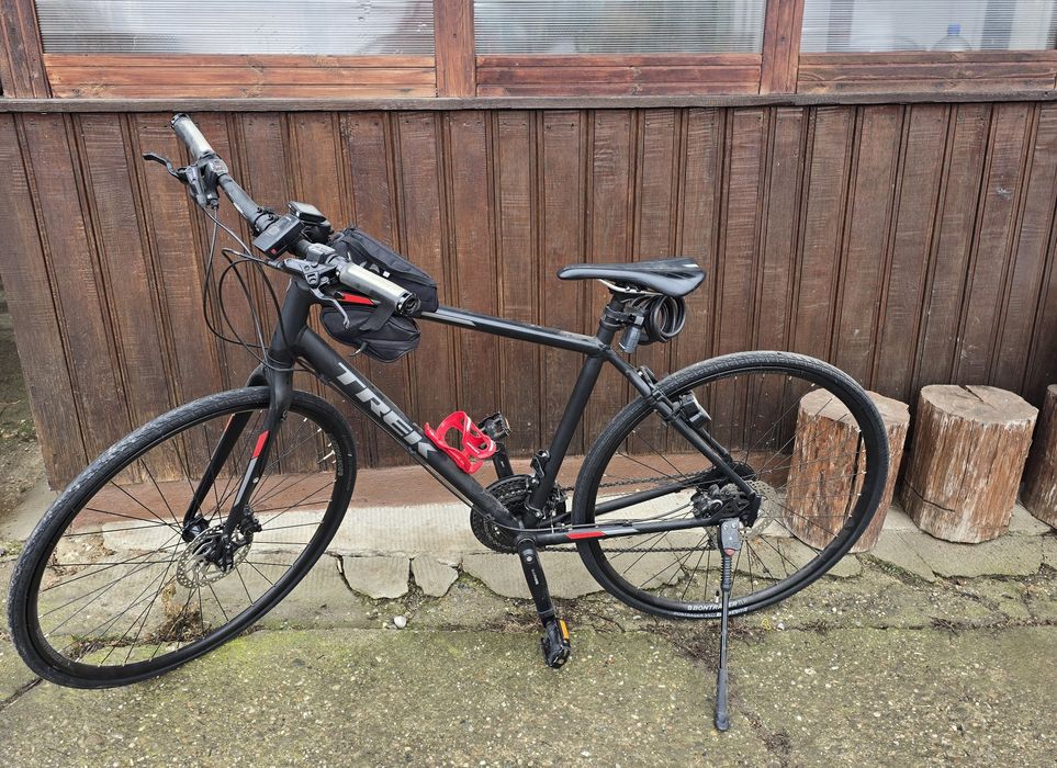 Bicicletă Trek FX3 echipată complet Bontrager